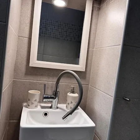 Post A-1 Guest house *